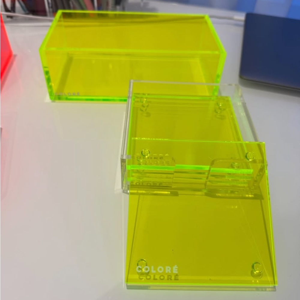 Coloré Home Acrylic Tray and Coasters